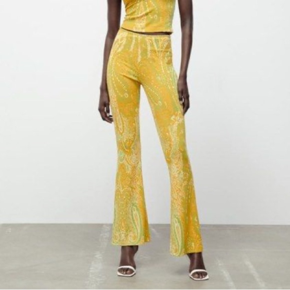 🔥💛🆕Zara Yellow Flared Printed Pants small